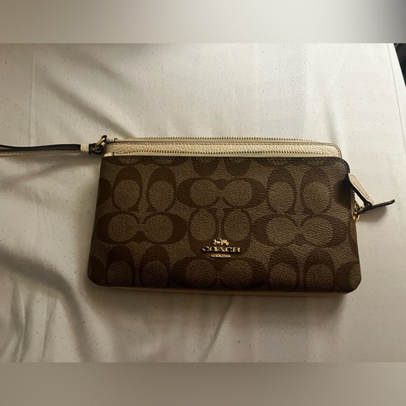Coach. Wristlet. Brown/cream/gold - Picture 5 of 6